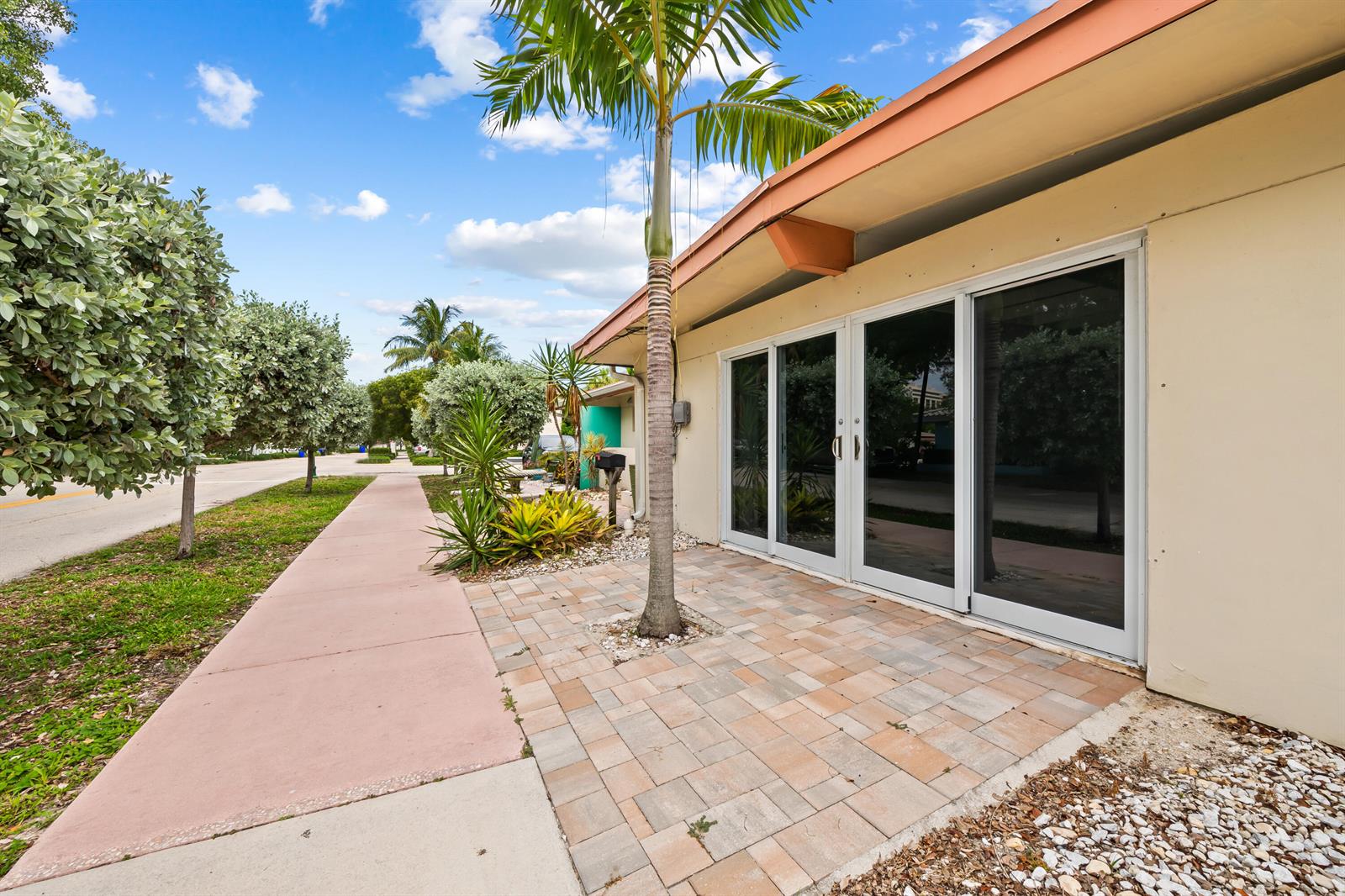 Ver detalles 1-2 / 0 1836 sq. ft. $ 2026-07-25 0 foto
