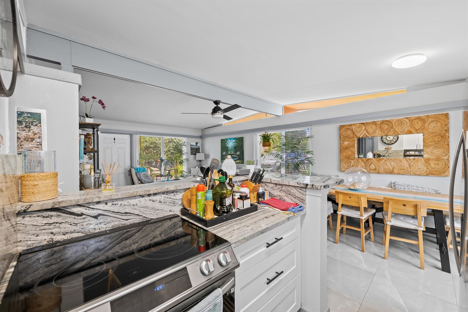 Ver detalles 1-2 / 0 1836 sq. ft. $ 2026-07-25 0 foto