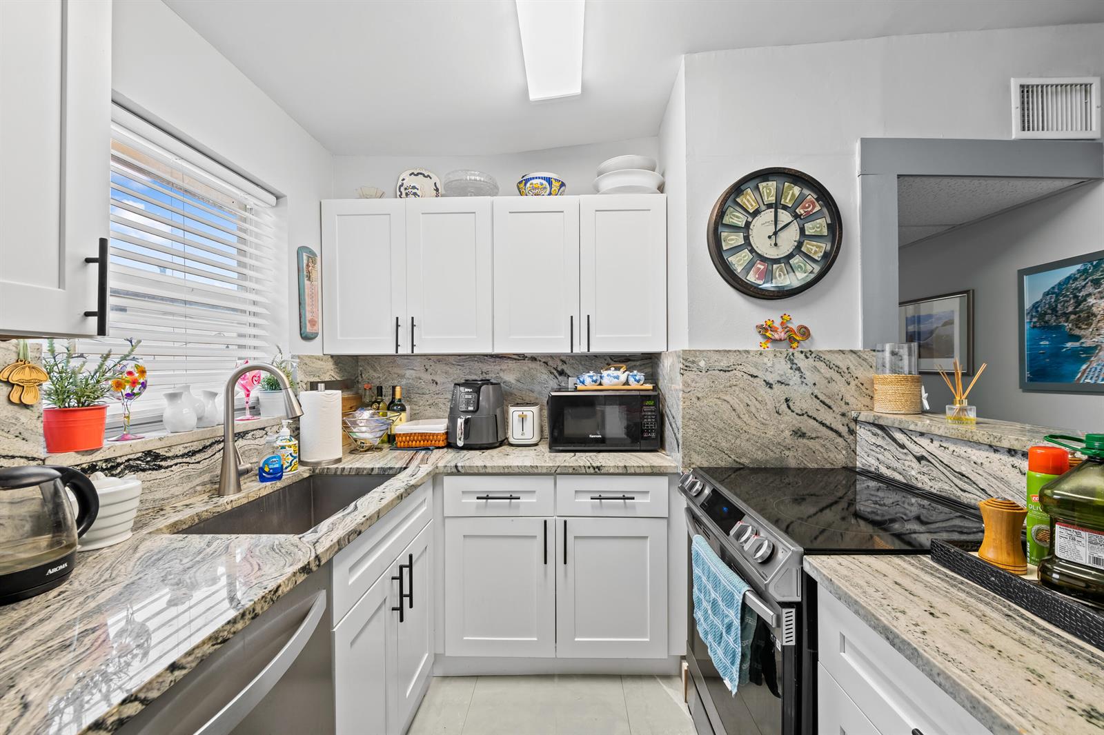 Ver detalles 1-2 / 0 1836 sq. ft. $ 2026-07-25 0 foto