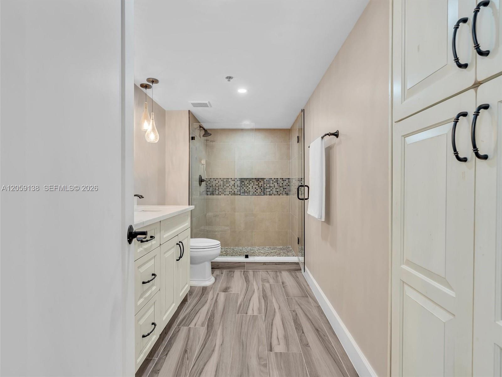 Photo of 1201 Ocean Dr  #802S, Hollywood, Florida, 33019 - Master bathroom