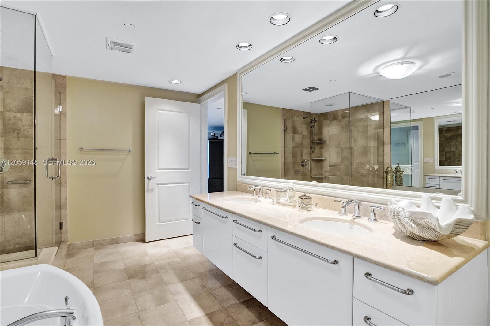 Photo of 3101 Ocean Dr  #3607, Hollywood, Florida, 33019 - 