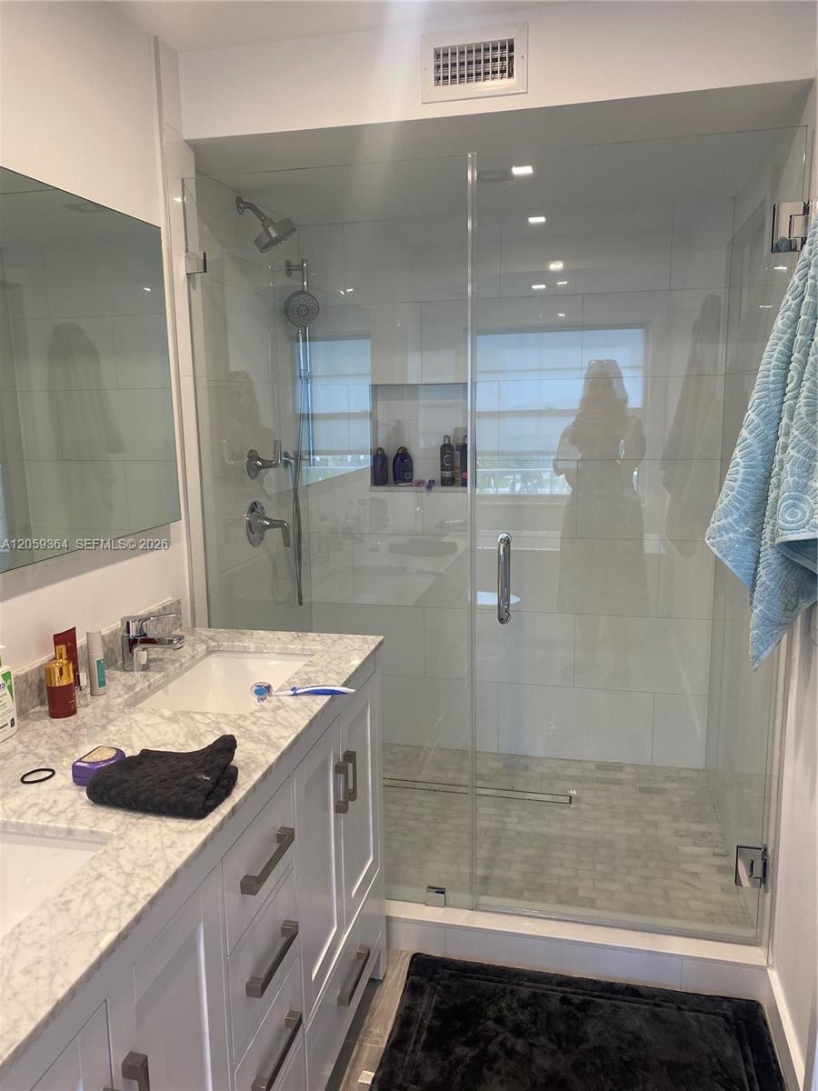 Photo of 613 26th Ave (613), Hallandale Beach, Florida, 33009 -