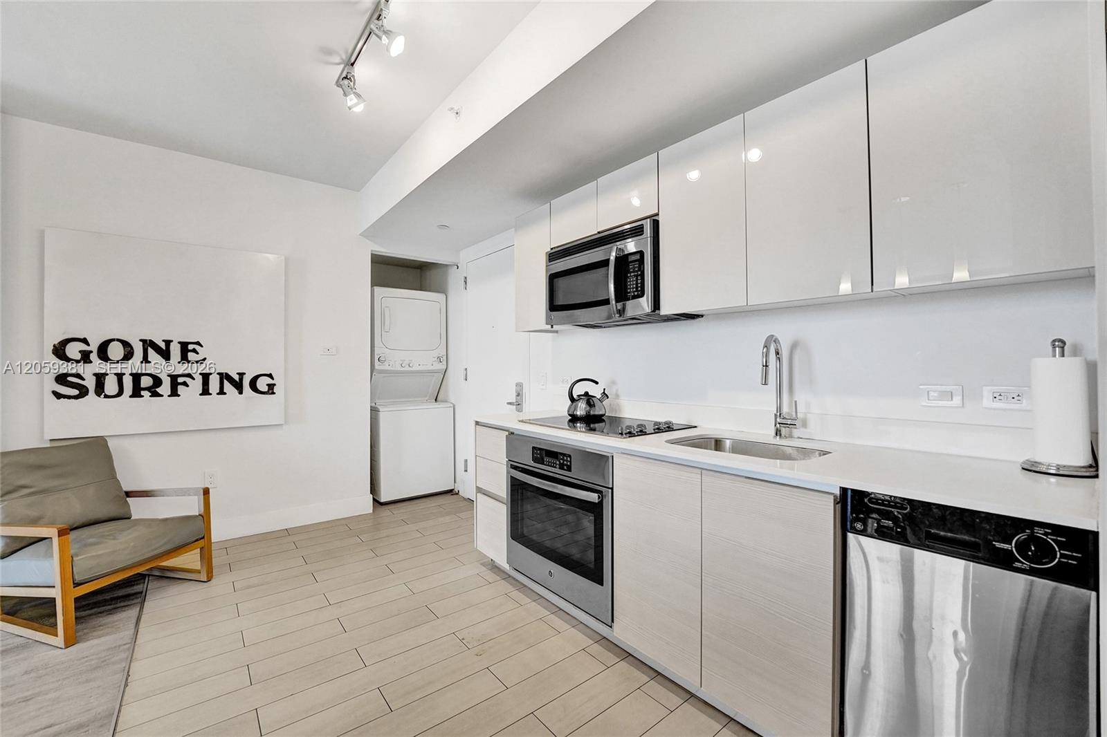 See details R906 2 / 2 1028 sq. ft. $ 2026-07-24 0 Photo