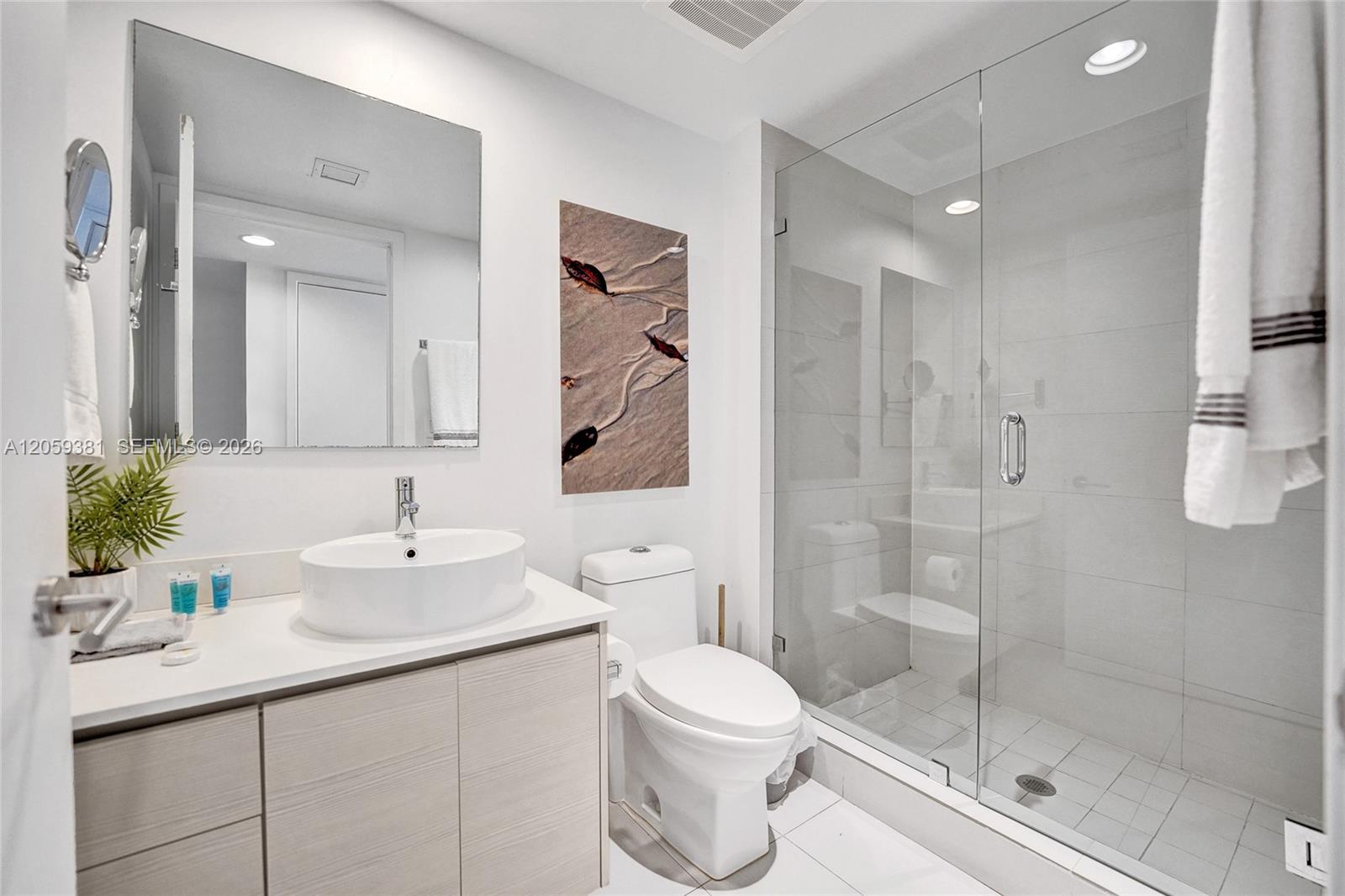 See details R906 2 / 2 1028 sq. ft. $ 2026-07-24 0 Photo