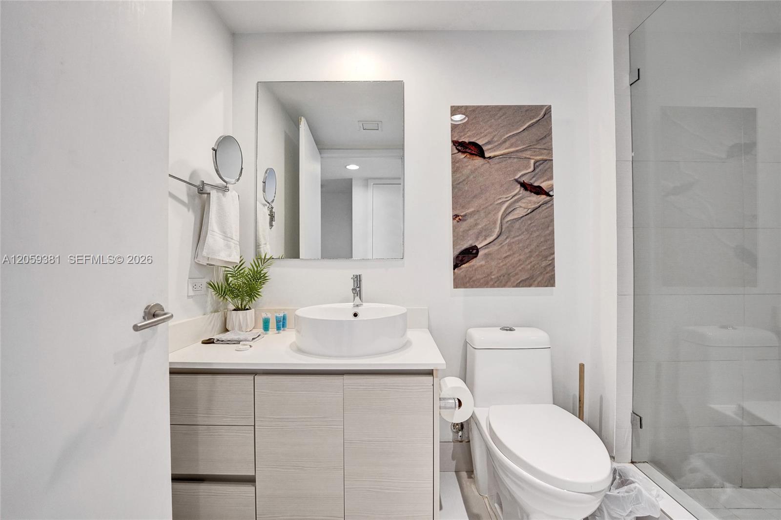 See details R906 2 / 2 1028 sq. ft. $ 2026-07-24 0 Photo