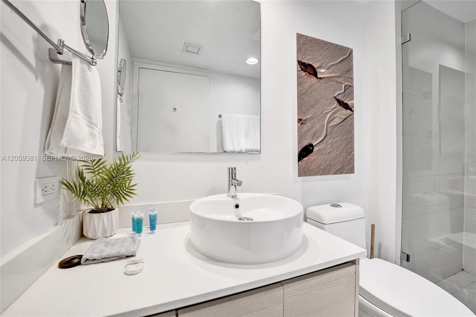 See details R906 2 / 2 1028 sq. ft. $ 2026-07-24 0 Photo