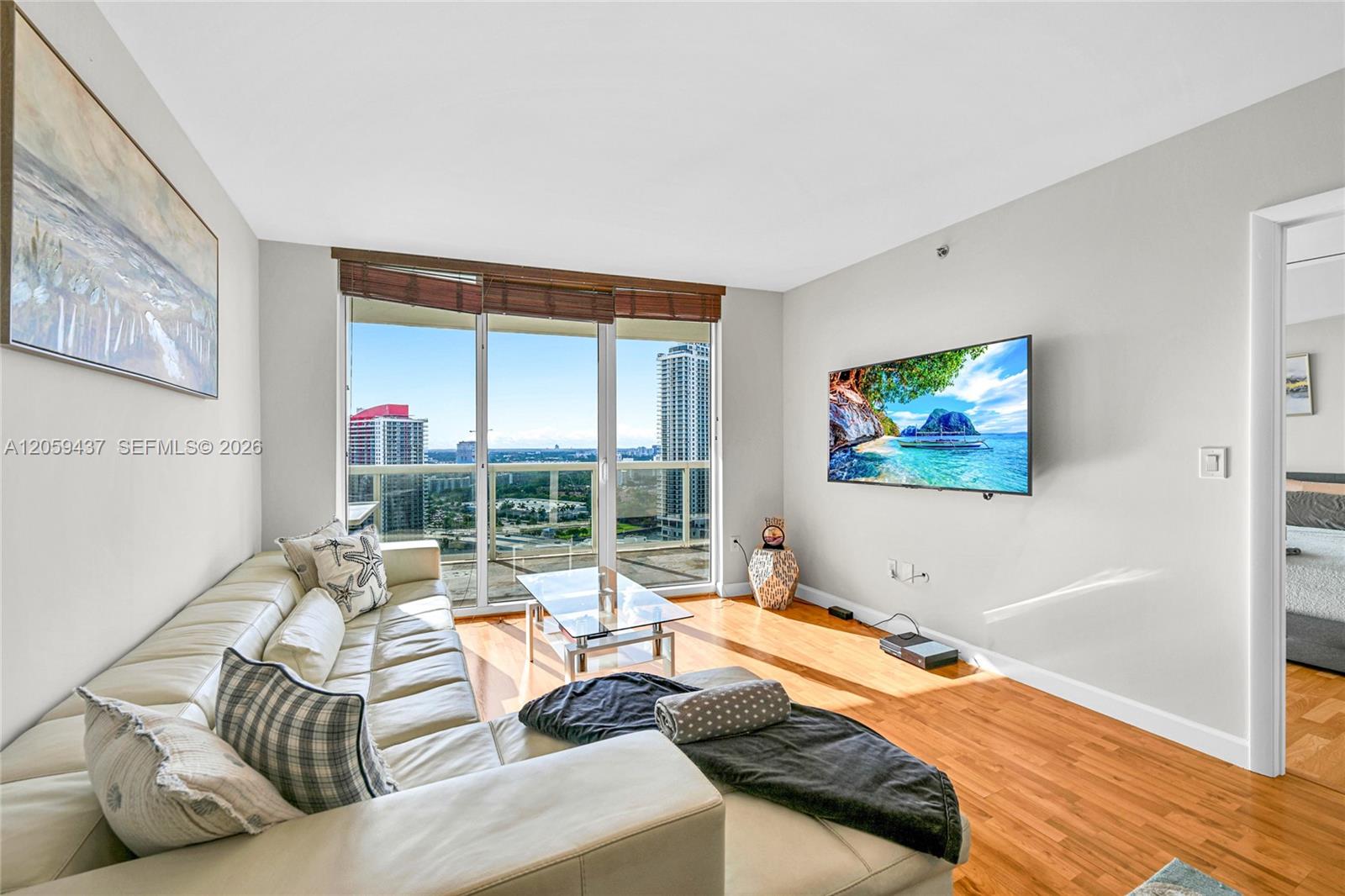 Ver detalles 2709 2 / 1 1086 sq. ft. $ 2026-07-24 0 foto