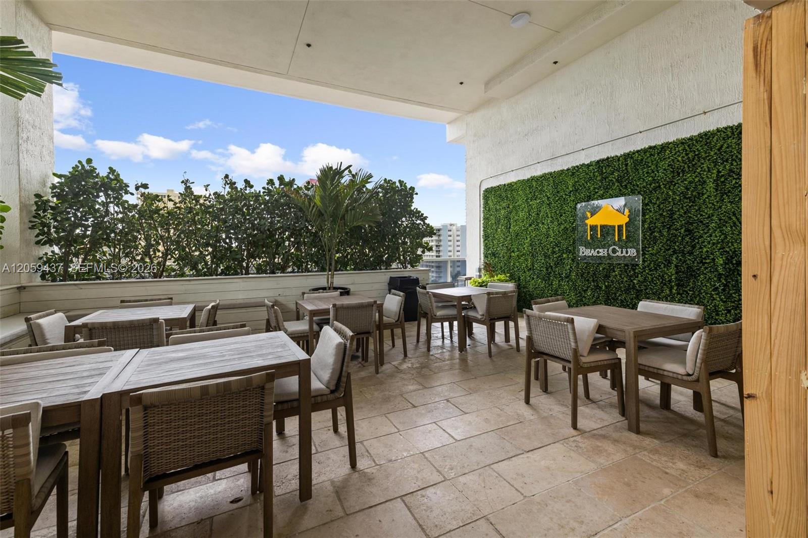 Ver detalles 2709 2 / 1 1086 sq. ft. $ 2026-07-24 0 foto