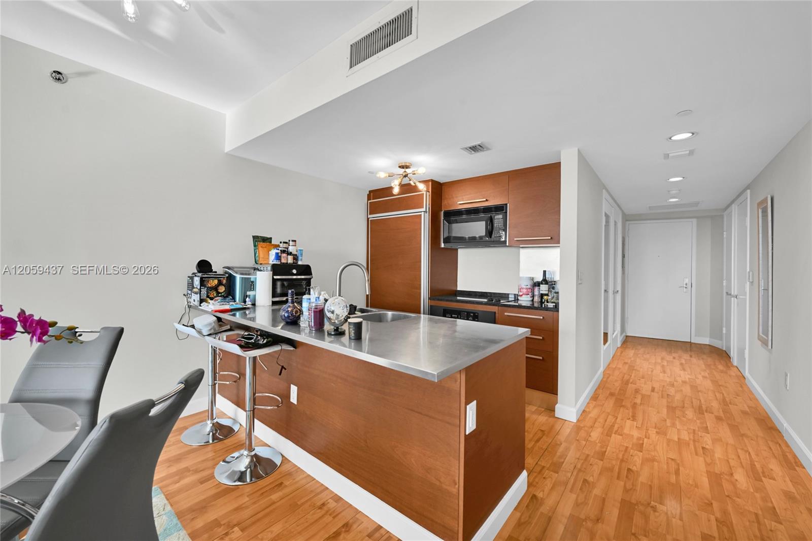 Ver detalles 2709 2 / 1 1086 sq. ft. $ 2026-07-24 0 foto