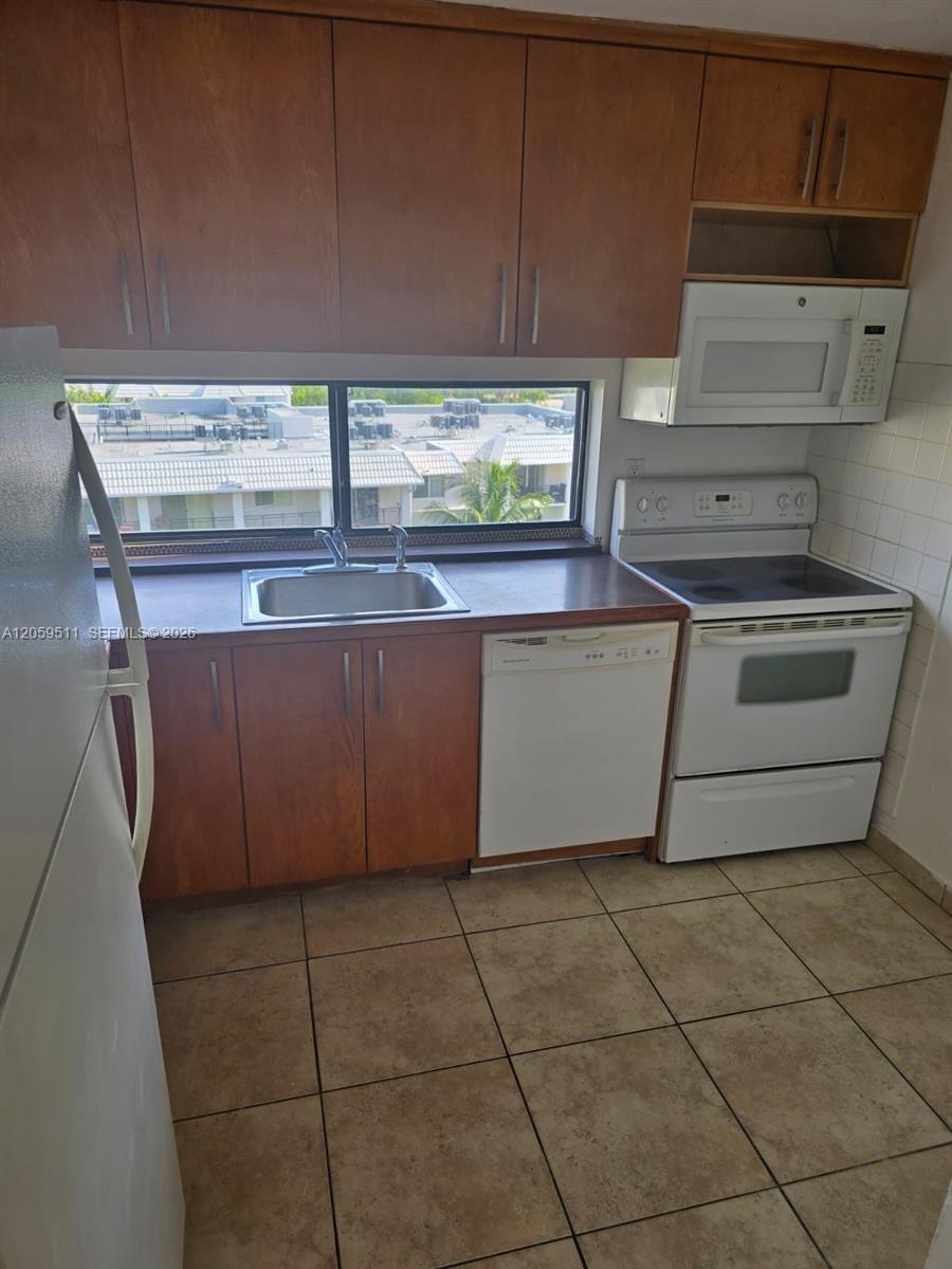 Photo of 17021 Bay Rd  #910, Sunny Isles Beach, Florida, 33160 - 