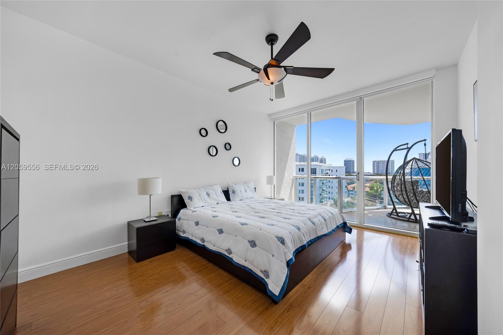 Photo of 3131 188th St  #1-910, Aventura, Florida, 33180 - 
