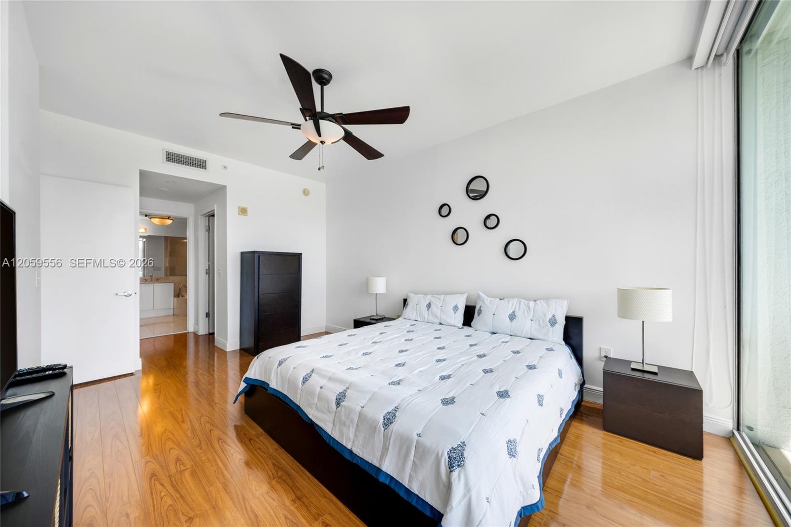 Photo of 3131 188th St  #1-910, Aventura, Florida, 33180 - 