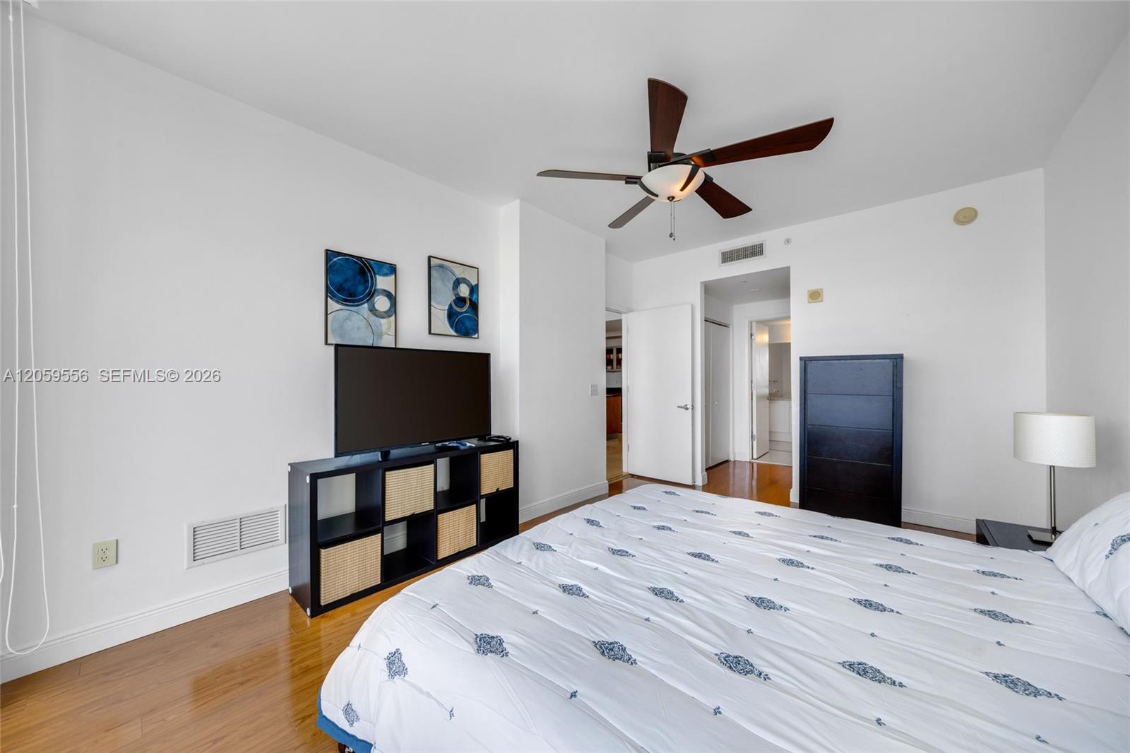 Photo of 3131 188th St  #1-910, Aventura, Florida, 33180 - 