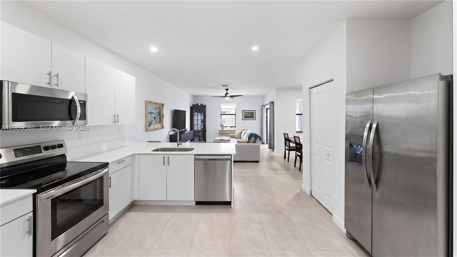 See details 12982 3 / 3 1722 sq. ft. $ 2026-07-24 0 Photo