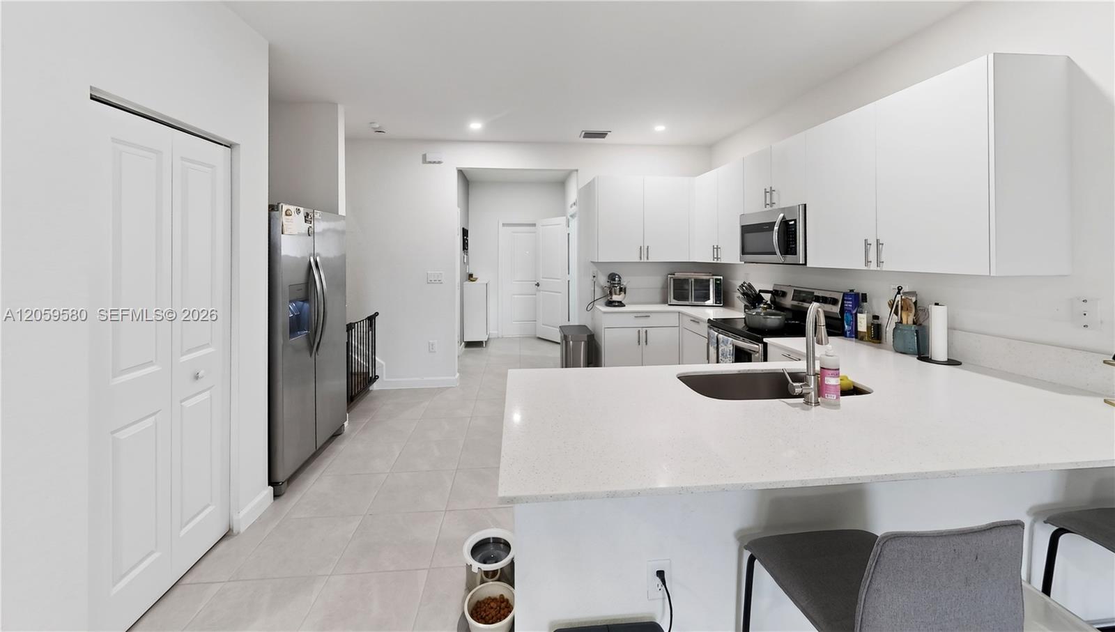 See details 12982 3 / 3 1722 sq. ft. $ 2026-07-24 0 Photo