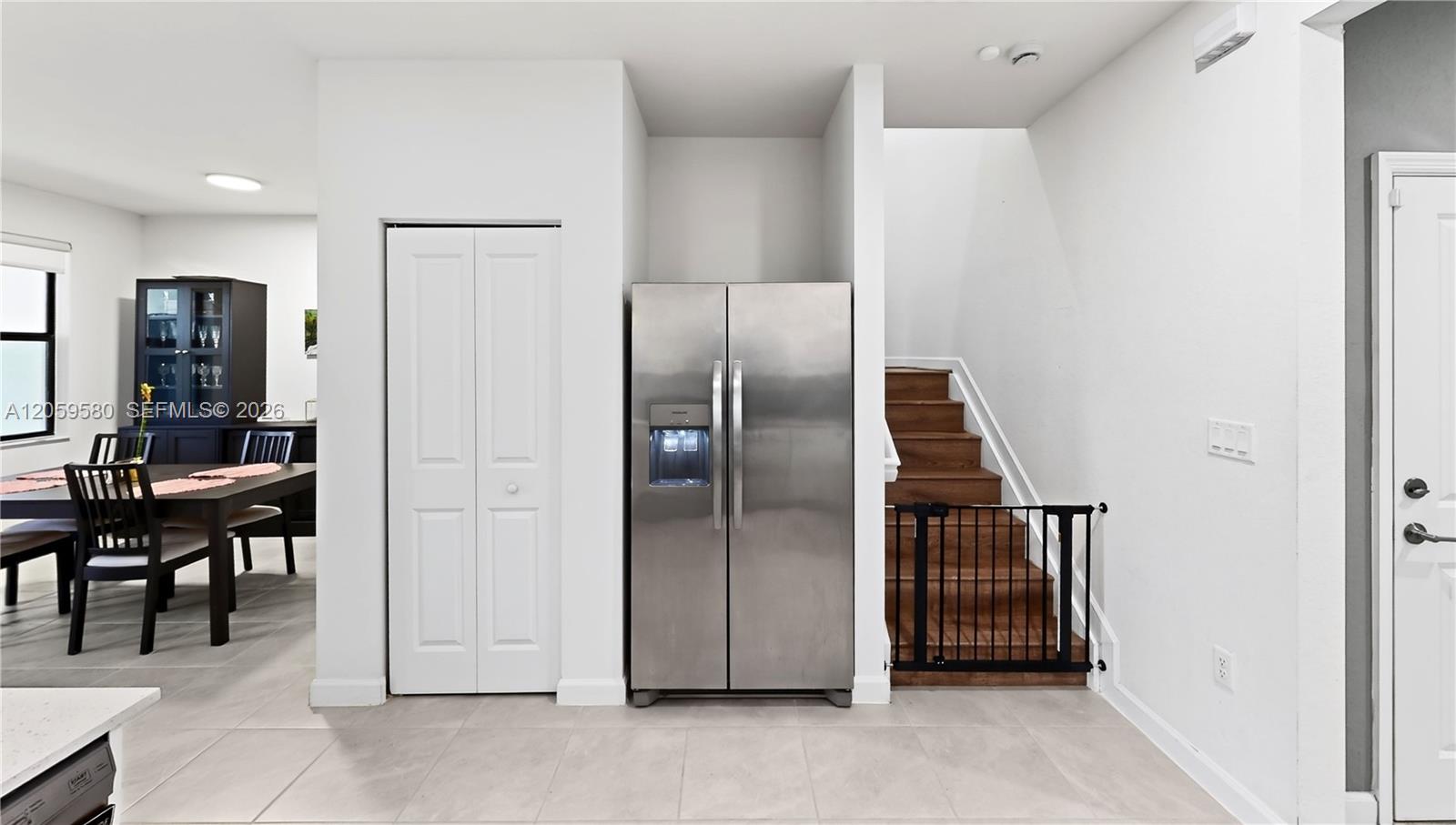 See details 12982 3 / 3 1722 sq. ft. $ 2026-07-24 0 Photo