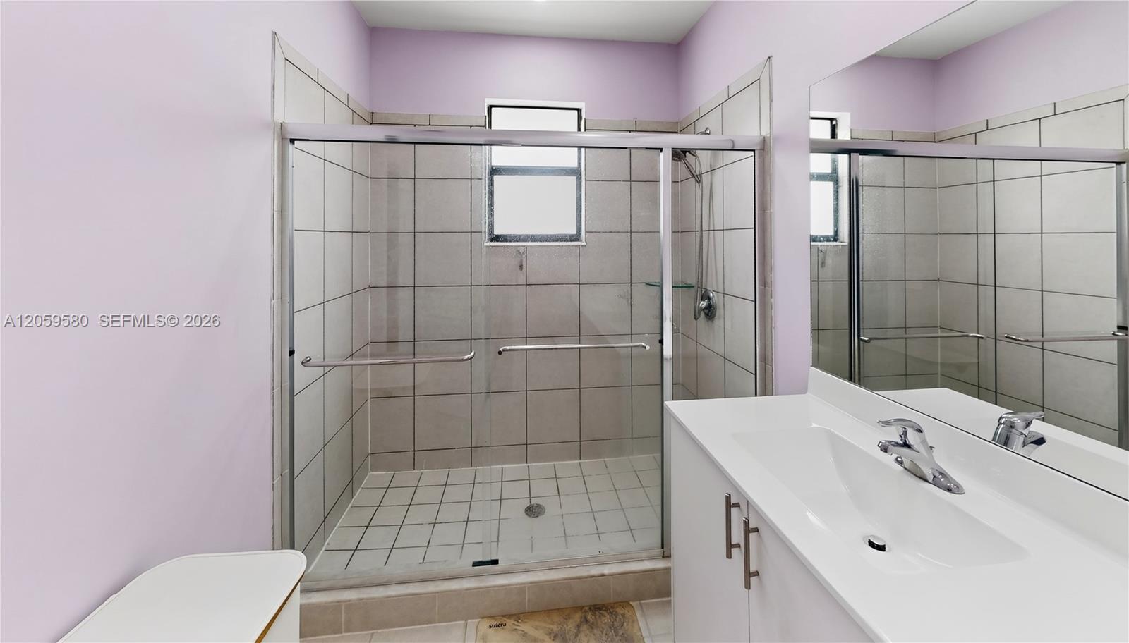 See details 12982 3 / 3 1722 sq. ft. $ 2026-07-24 0 Photo