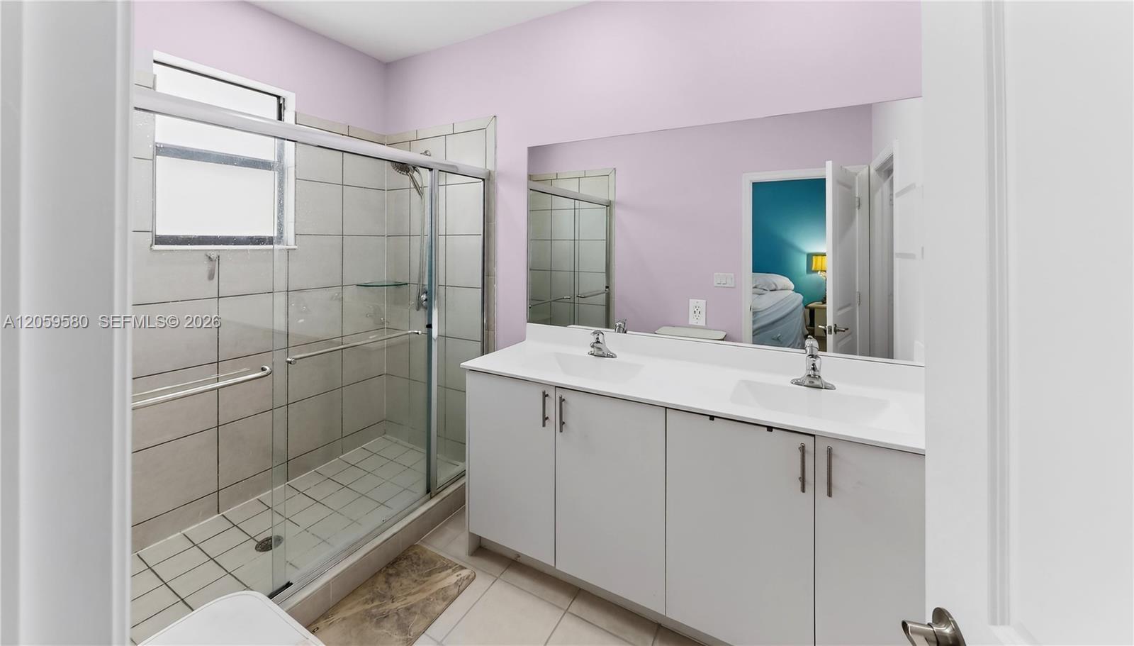 See details 12982 3 / 3 1722 sq. ft. $ 2026-07-24 0 Photo