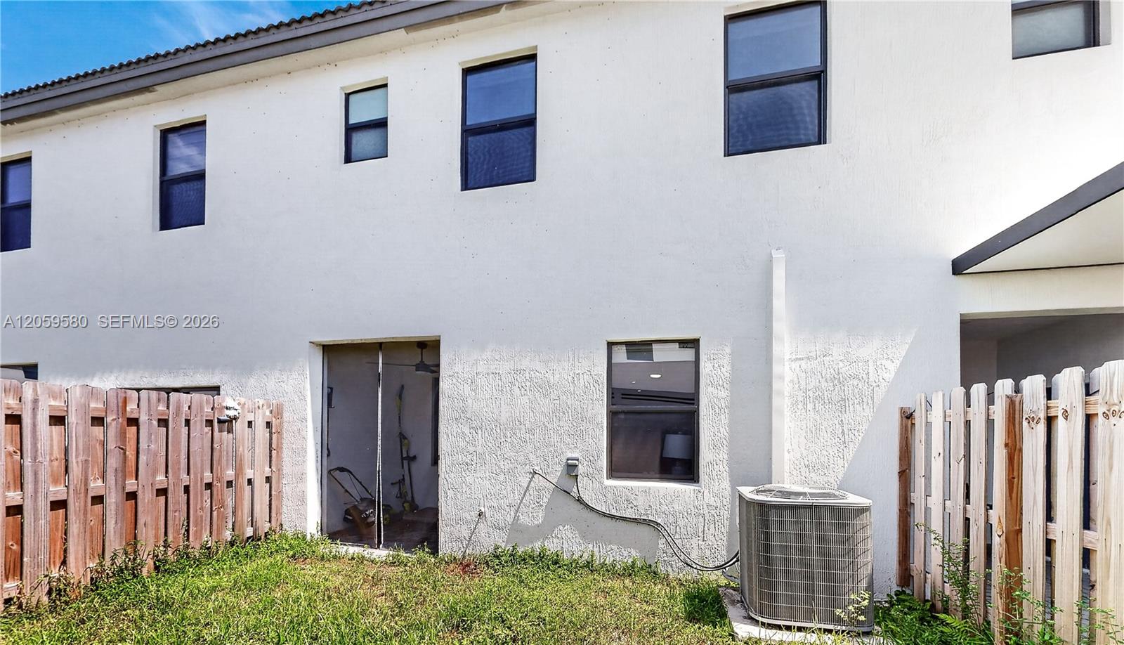 See details 12982 3 / 3 1722 sq. ft. $ 2026-07-24 0 Photo
