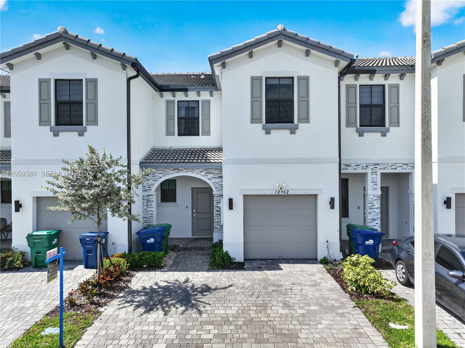 See details 12982 3 / 3 1722 sq. ft. $ 2026-07-24 0 Photo