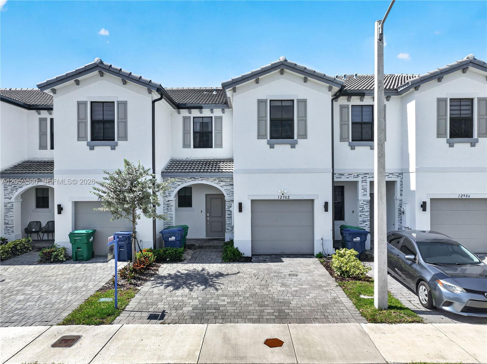 See details 12982 3 / 3 1722 sq. ft. $ 2026-07-24 0 Photo
