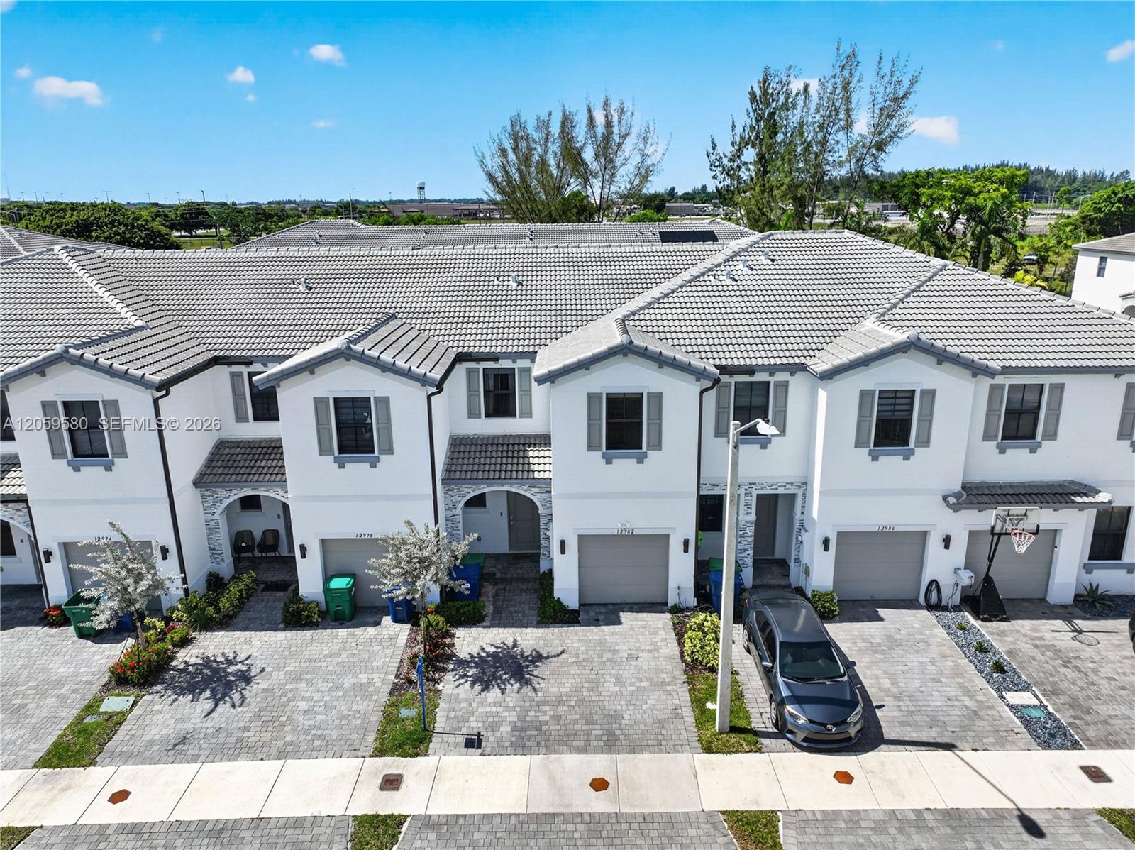 See details 12982 3 / 3 1722 sq. ft. $ 2026-07-24 0 Photo