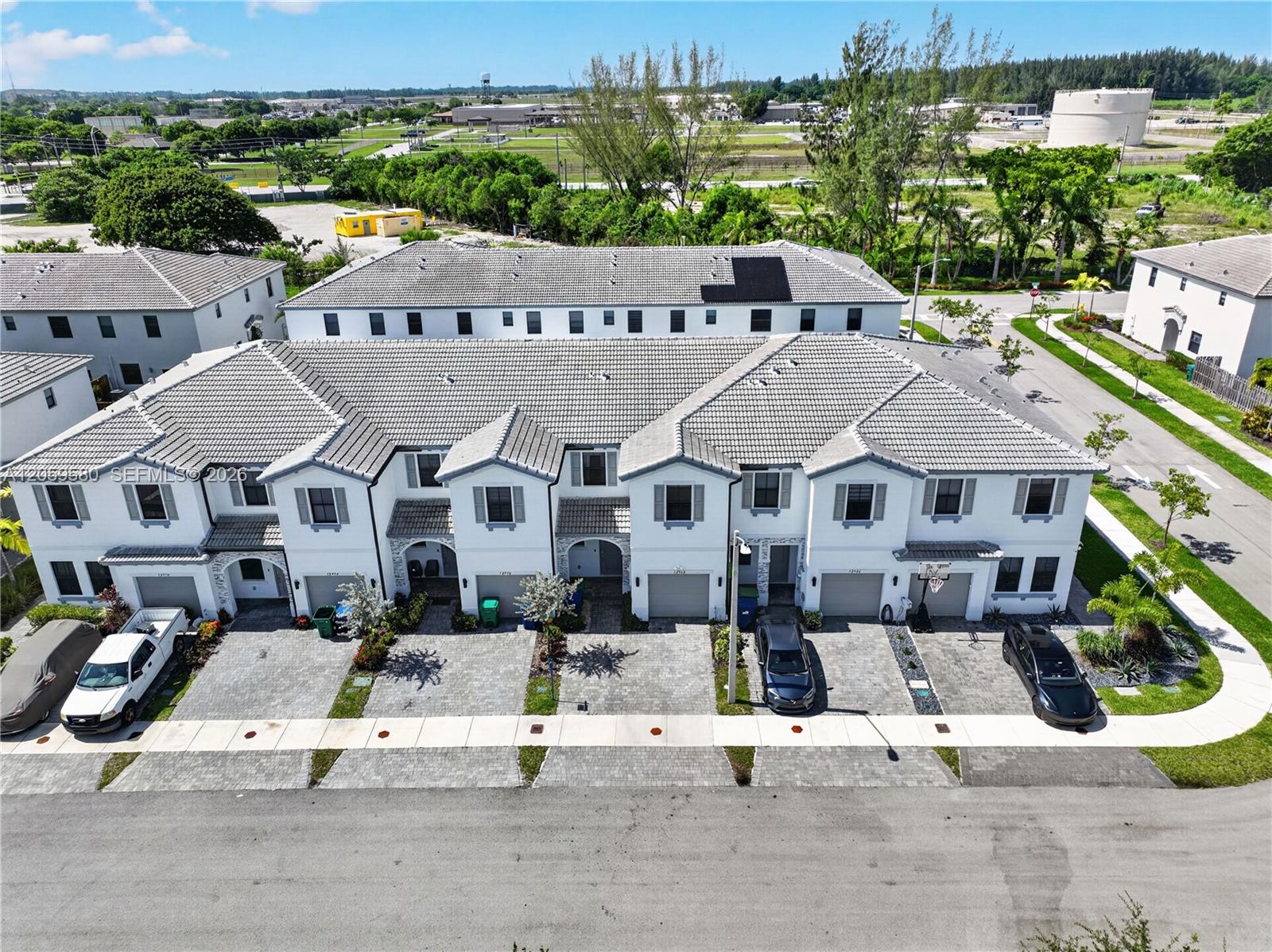 See details 12982 3 / 3 1722 sq. ft. $ 2026-07-24 0 Photo
