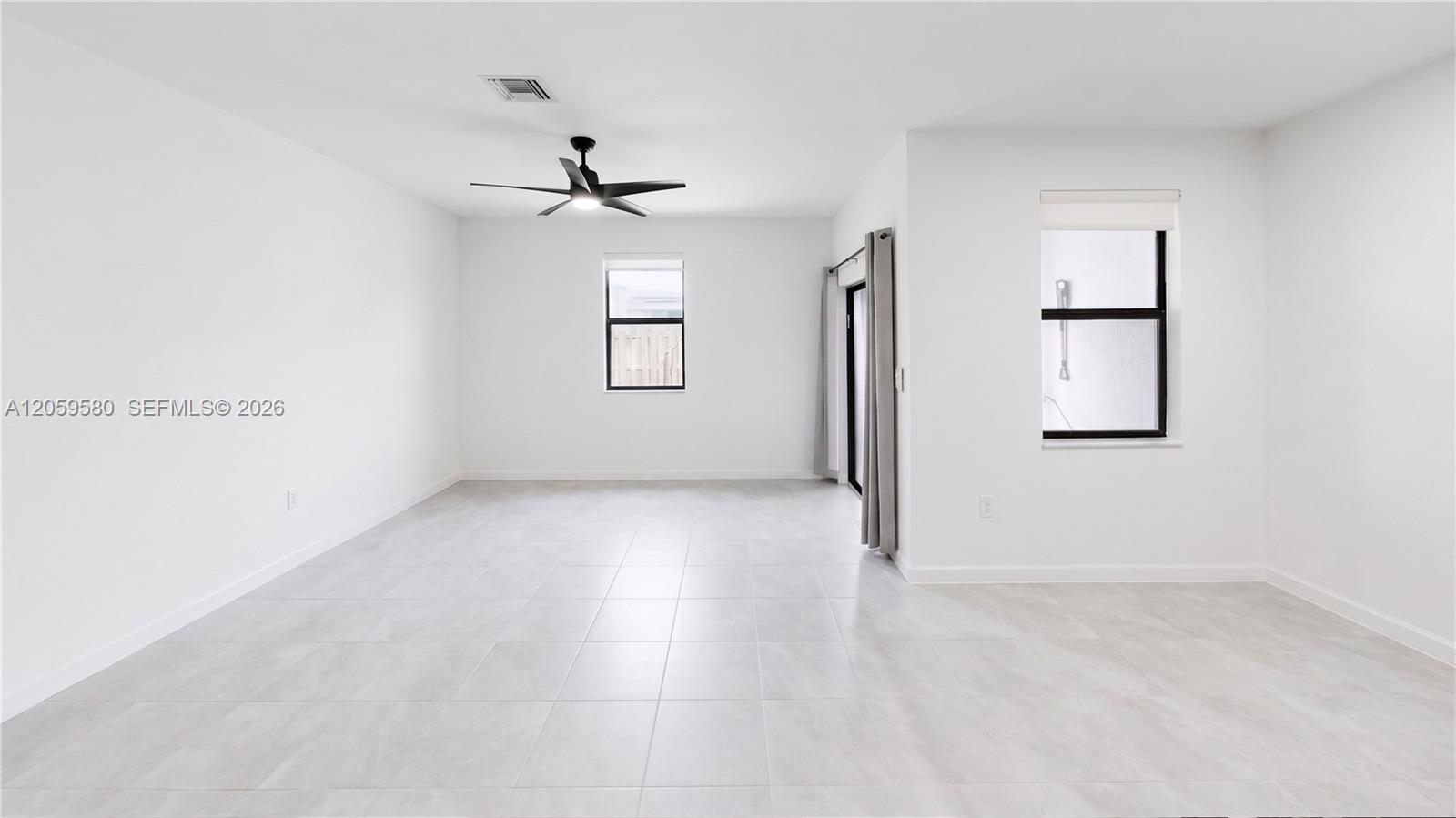 See details 12982 3 / 3 1722 sq. ft. $ 2026-07-24 0 Photo
