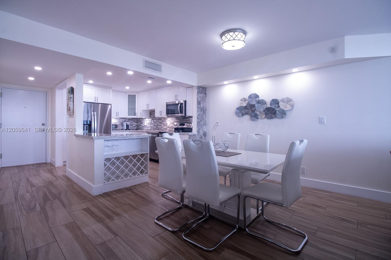 Photo of 2301 Ocean Dr  #1104, Hollywood, Florida, 33019 - 
