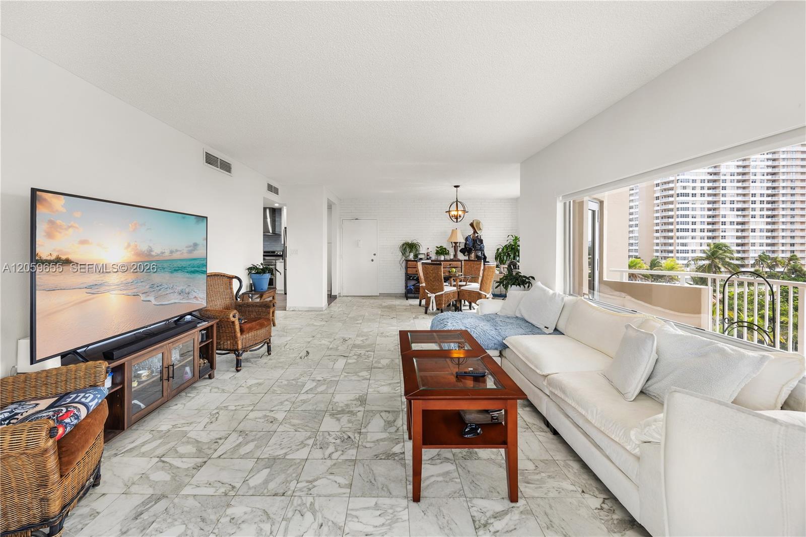 #5F 2 / 2 1340 sq. ft. $ 2026-07-24 0 foto