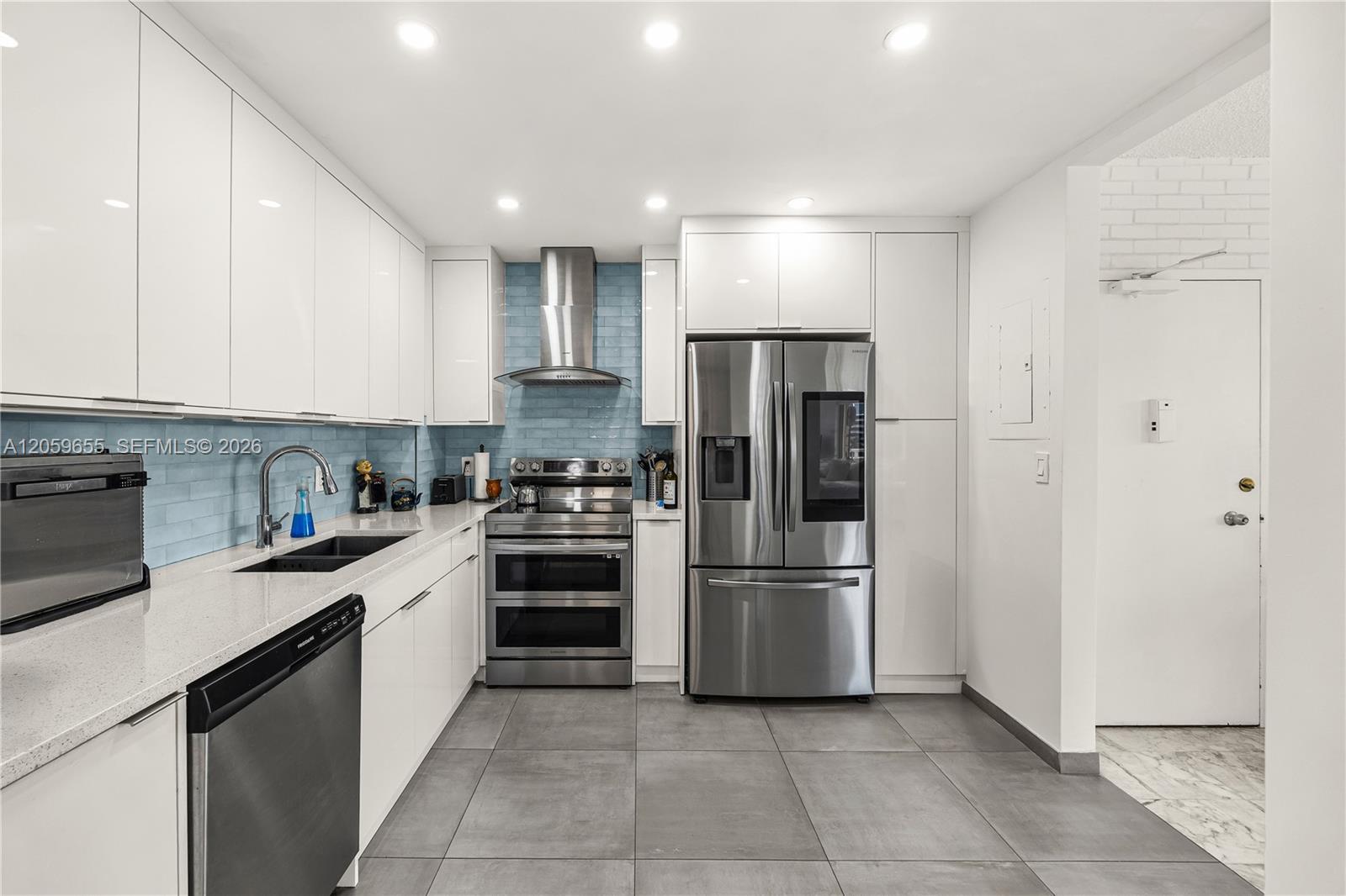 #5F 2 / 2 1340 sq. ft. $ 2026-07-24 0 foto