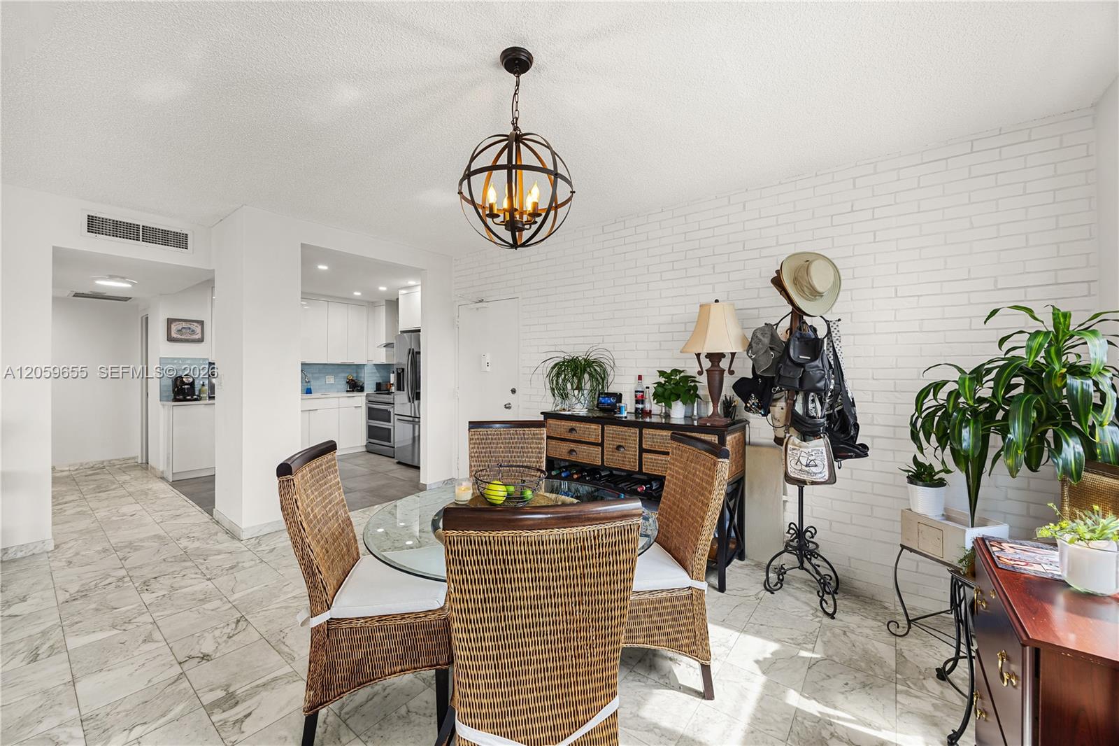 #5F 2 / 2 1340 sq. ft. $ 2026-07-24 0 foto