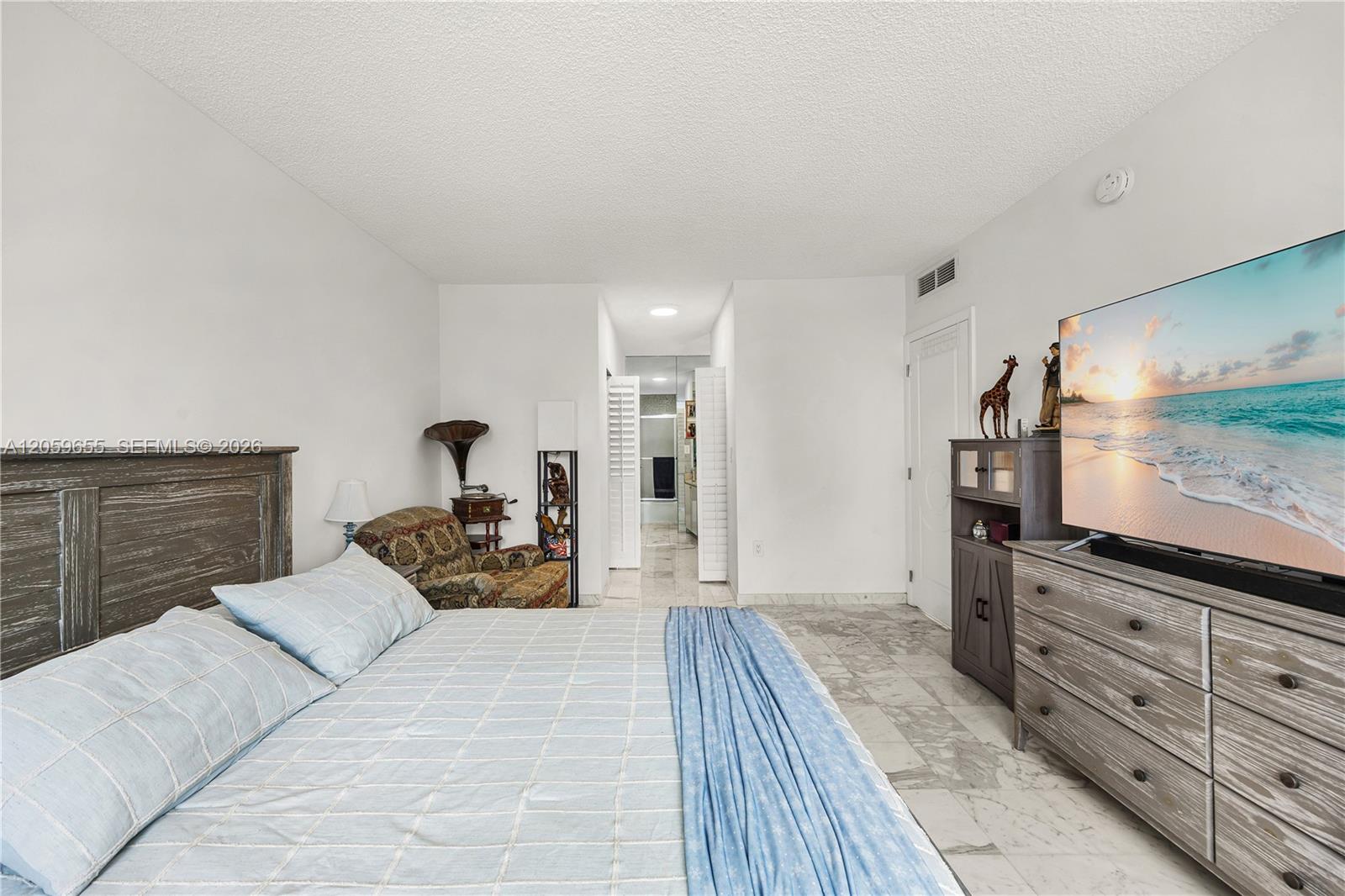 #5F 2 / 2 1340 sq. ft. $ 2026-07-24 0 foto