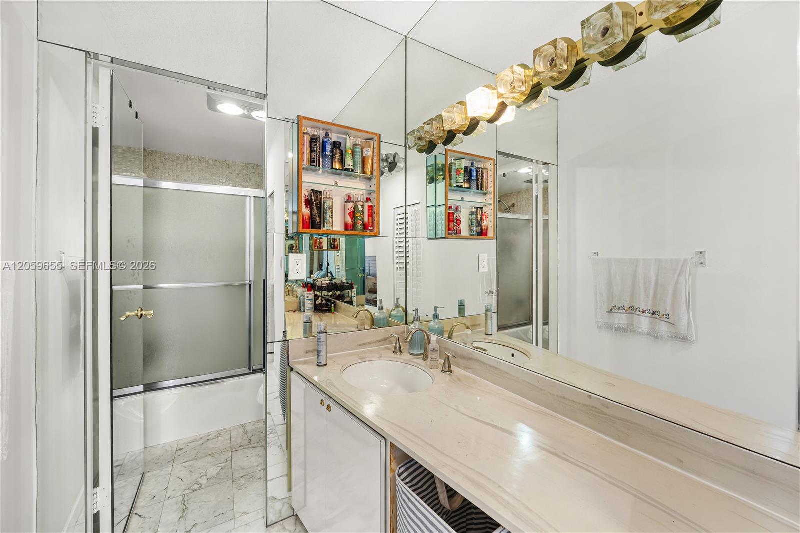 #5F 2 / 2 1340 sq. ft. $ 2026-07-24 0 foto