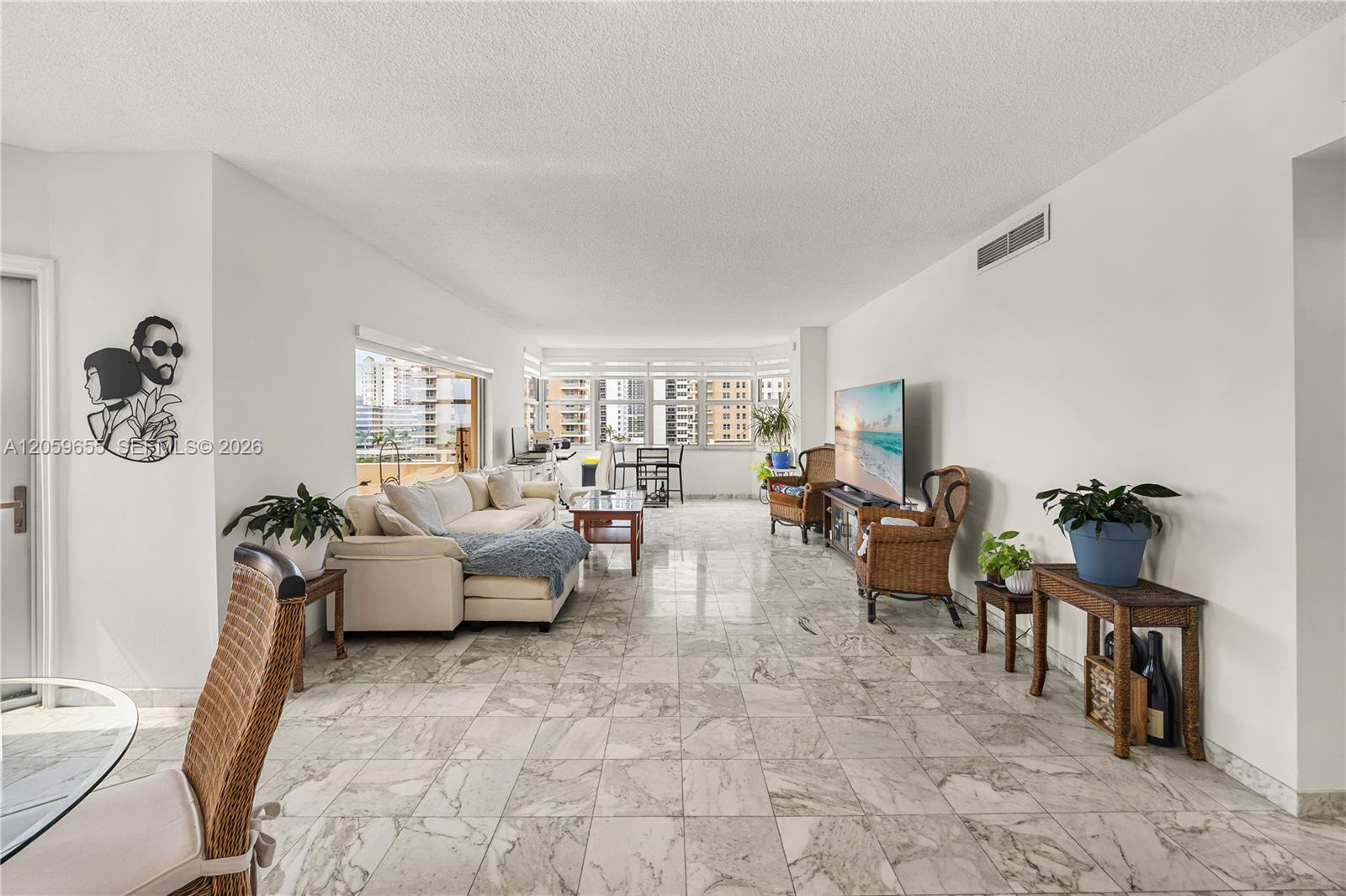 #5F 2 / 2 1340 sq. ft. $ 2026-07-24 0 foto