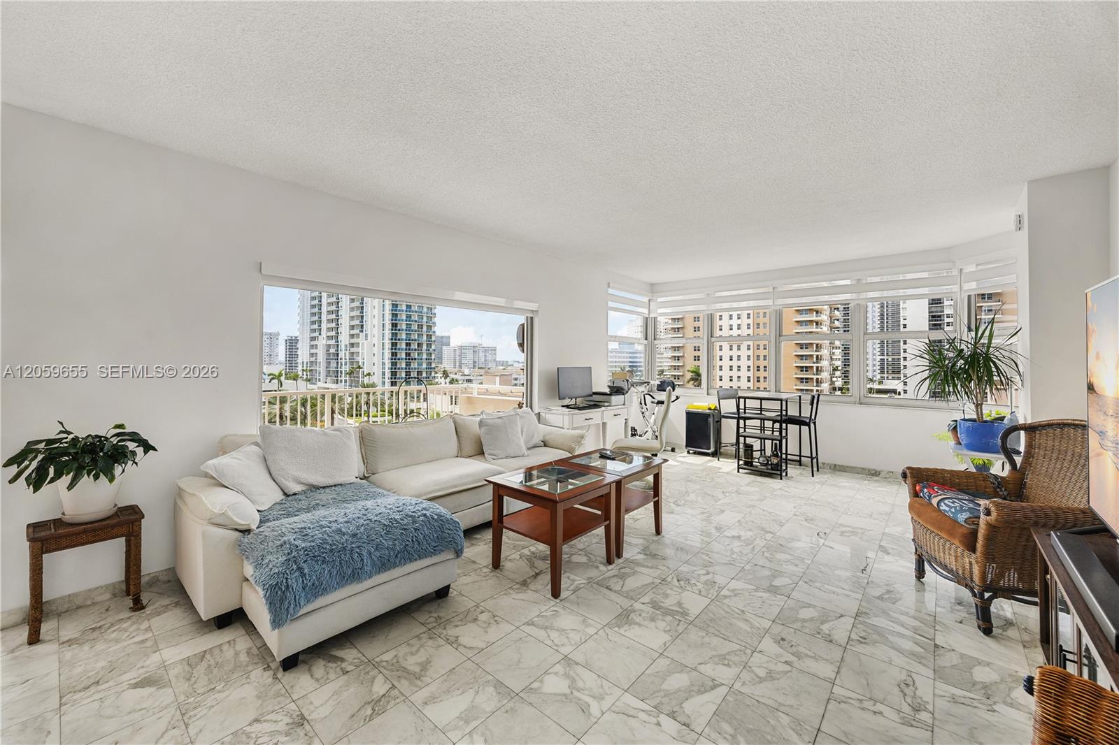 #5F 2 / 2 1340 sq. ft. $ 2026-07-24 0 foto