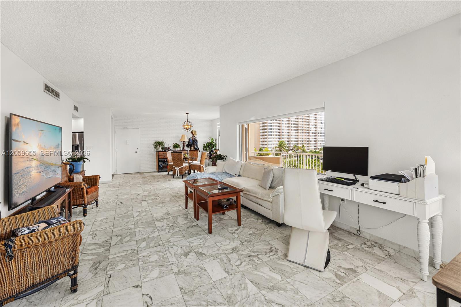 #5F 2 / 2 1340 sq. ft. $ 2026-07-24 0 foto