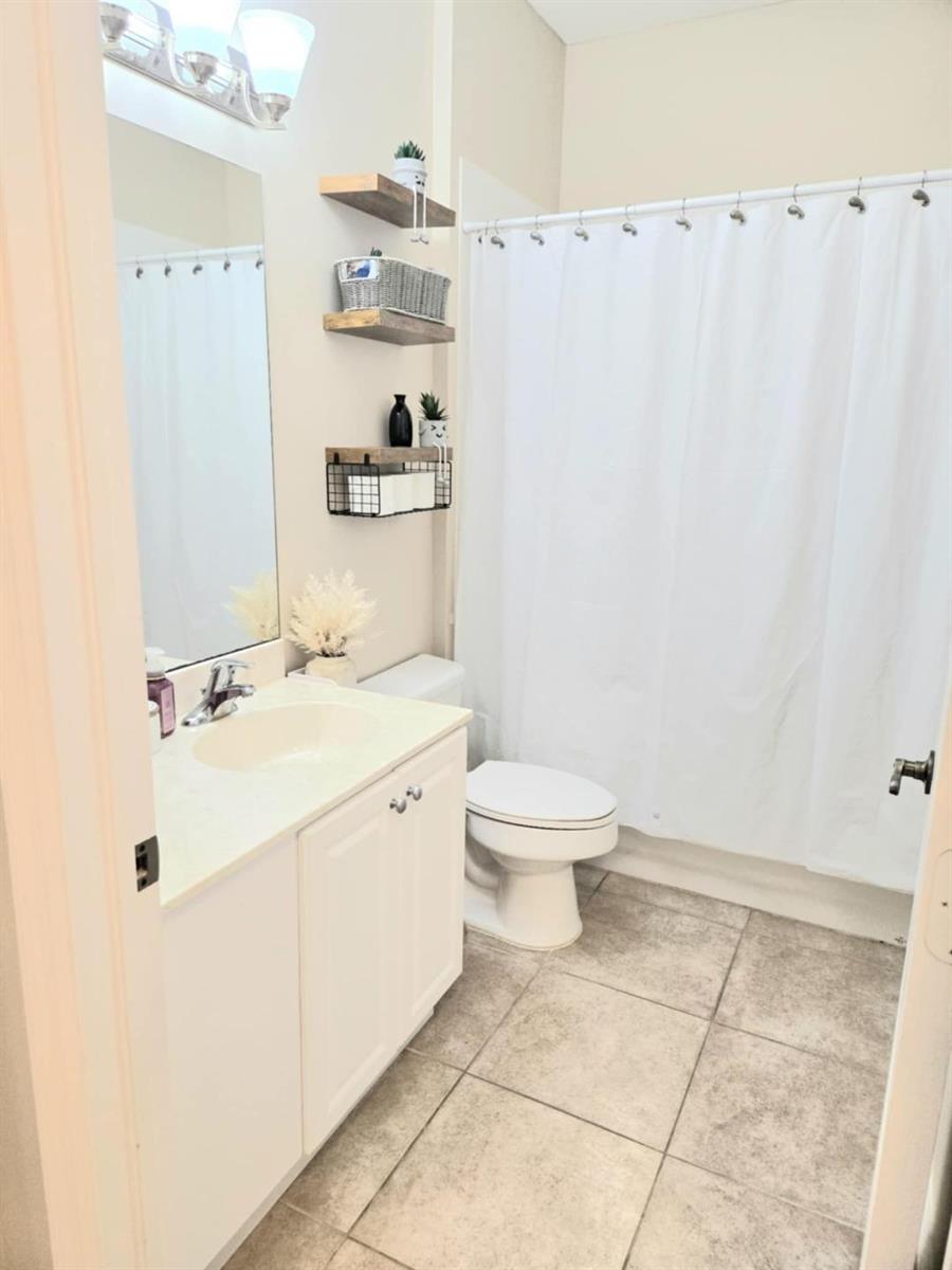 9658 3 / 2 1761 sq. ft. $ 2026-07-26 0 foto