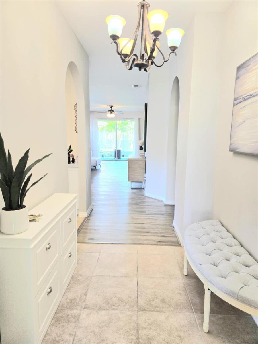 9658 3 / 2 1761 sq. ft. $ 2026-07-26 0 foto