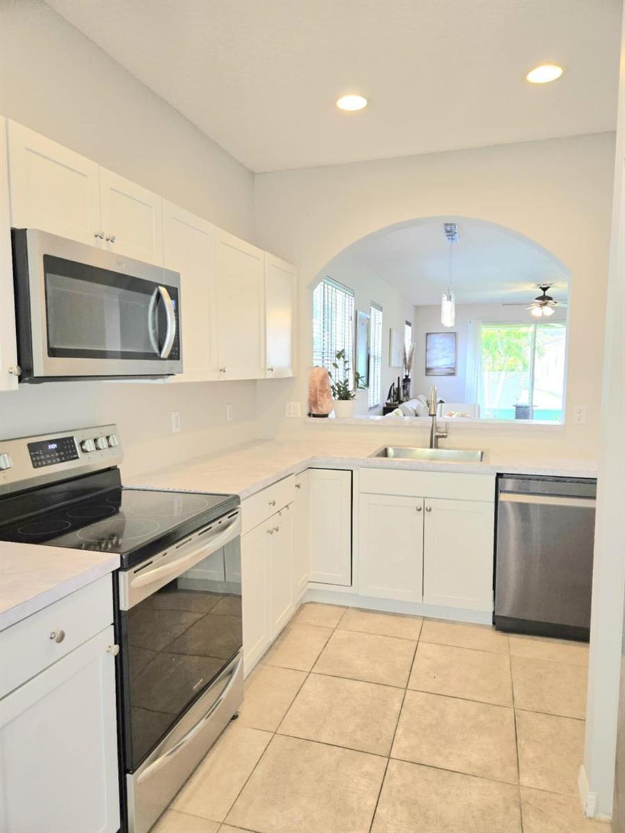 9658 3 / 2 1761 sq. ft. $ 2026-07-26 0 foto