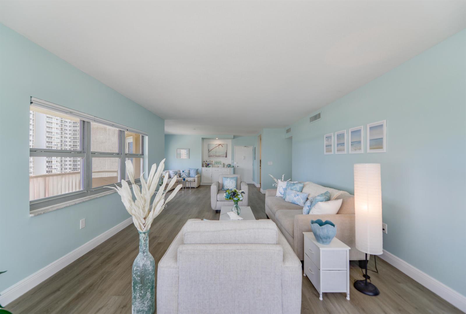 See details 8p 2 / 2 1380 sq. ft. $ 2026-08-28 0 Photo