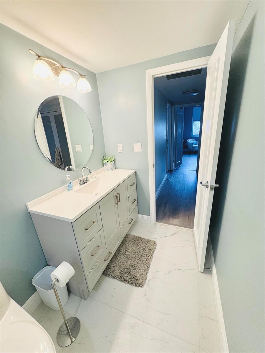 See details 8p 2 / 2 1380 sq. ft. $ 2026-08-28 0 Photo