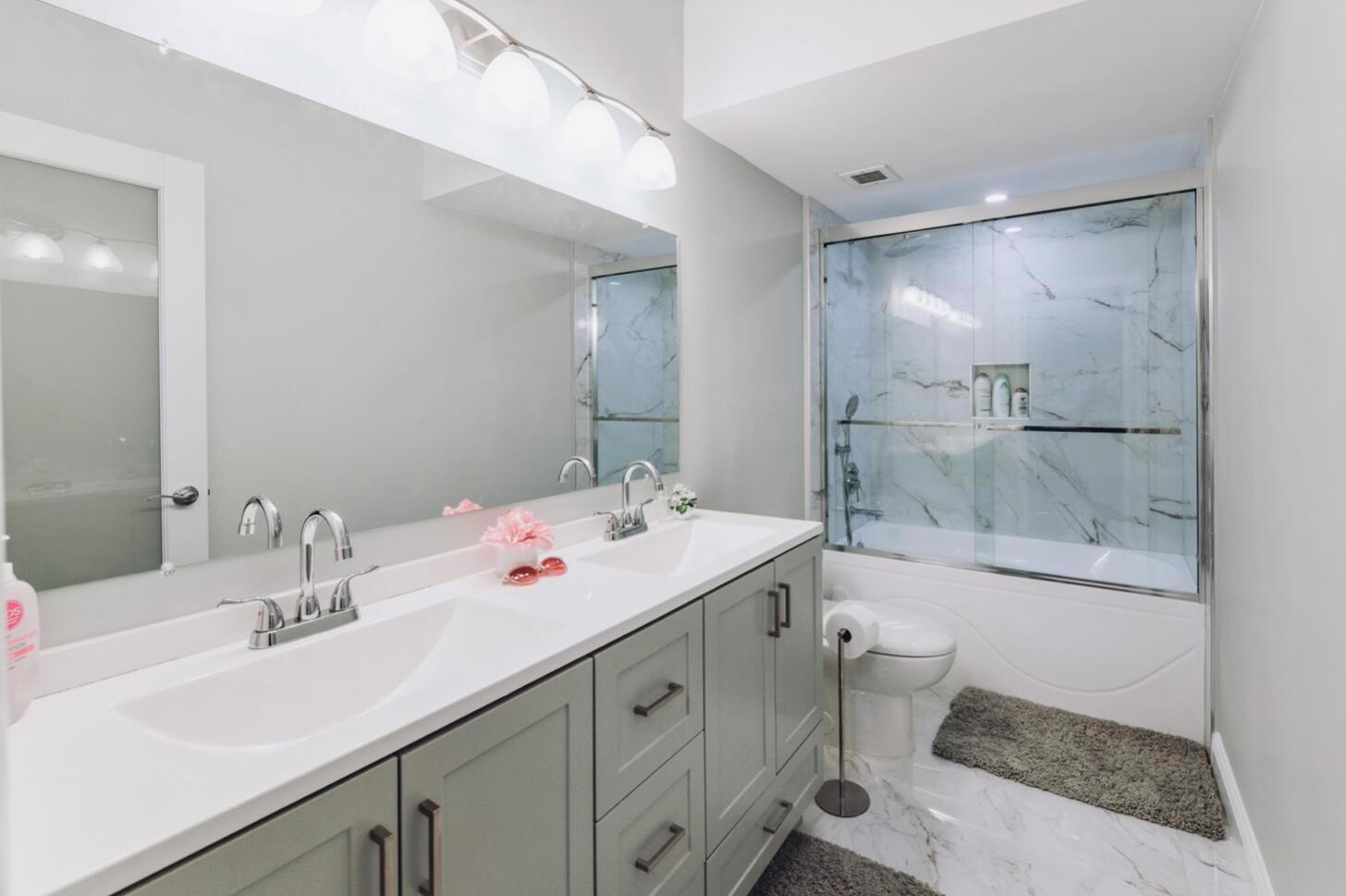 See details 8p 2 / 2 1380 sq. ft. $ 2026-08-28 0 Photo