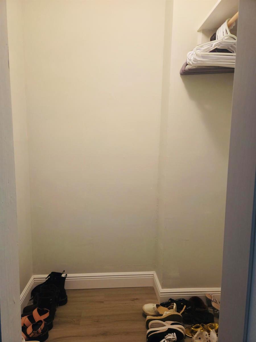 See details 8p 2 / 2 1380 sq. ft. $ 2026-08-28 0 Photo