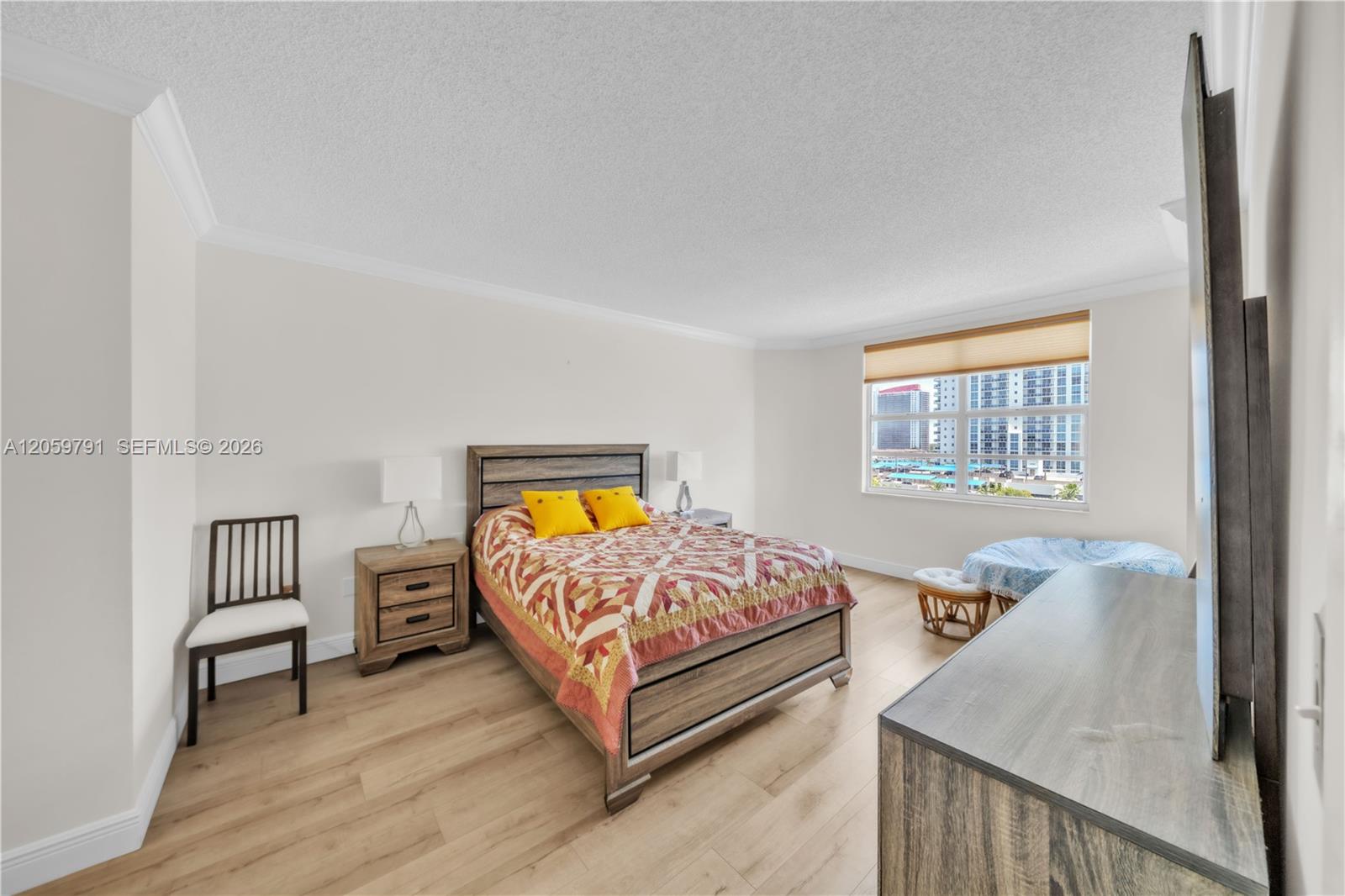 Ver detalles 6p 2 / 2 1380 sq. ft. $ 2026-07-25 0 foto