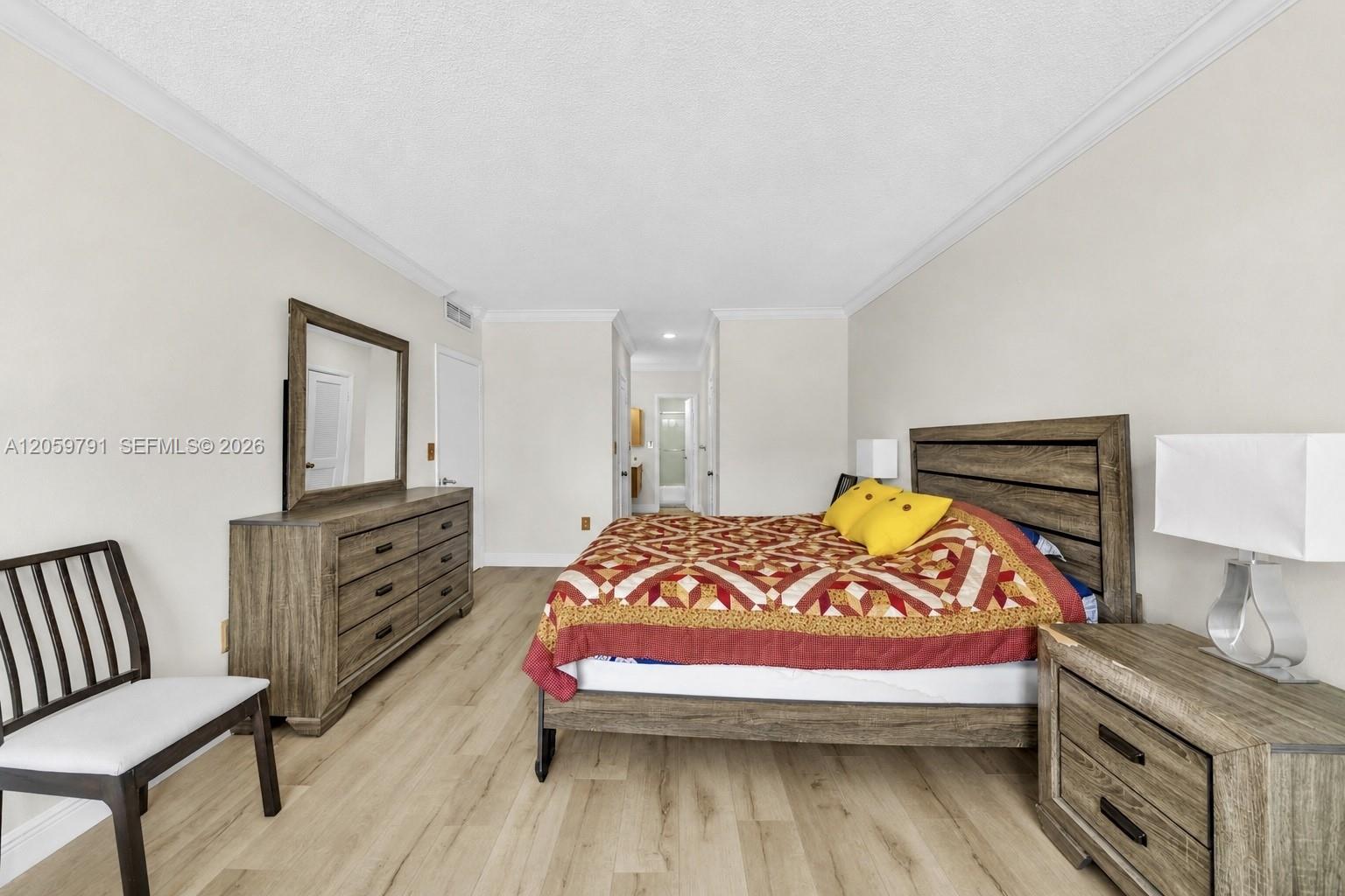 Ver detalles 6p 2 / 2 1380 sq. ft. $ 2026-07-25 0 foto
