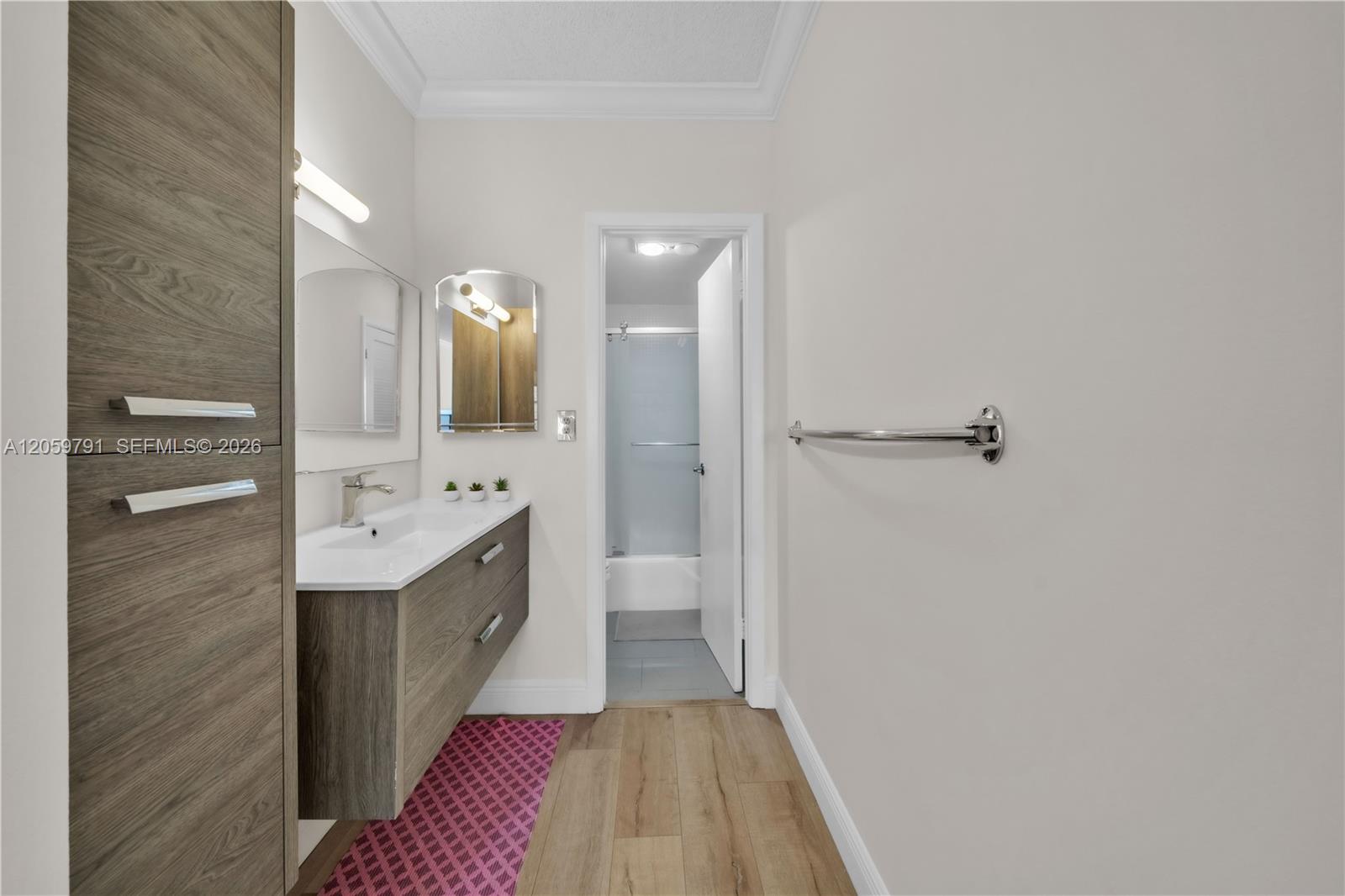 Ver detalles 6p 2 / 2 1380 sq. ft. $ 2026-07-25 0 foto