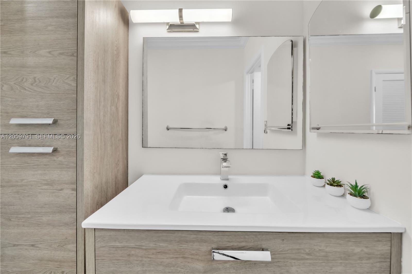 Ver detalles 6p 2 / 2 1380 sq. ft. $ 2026-07-25 0 foto