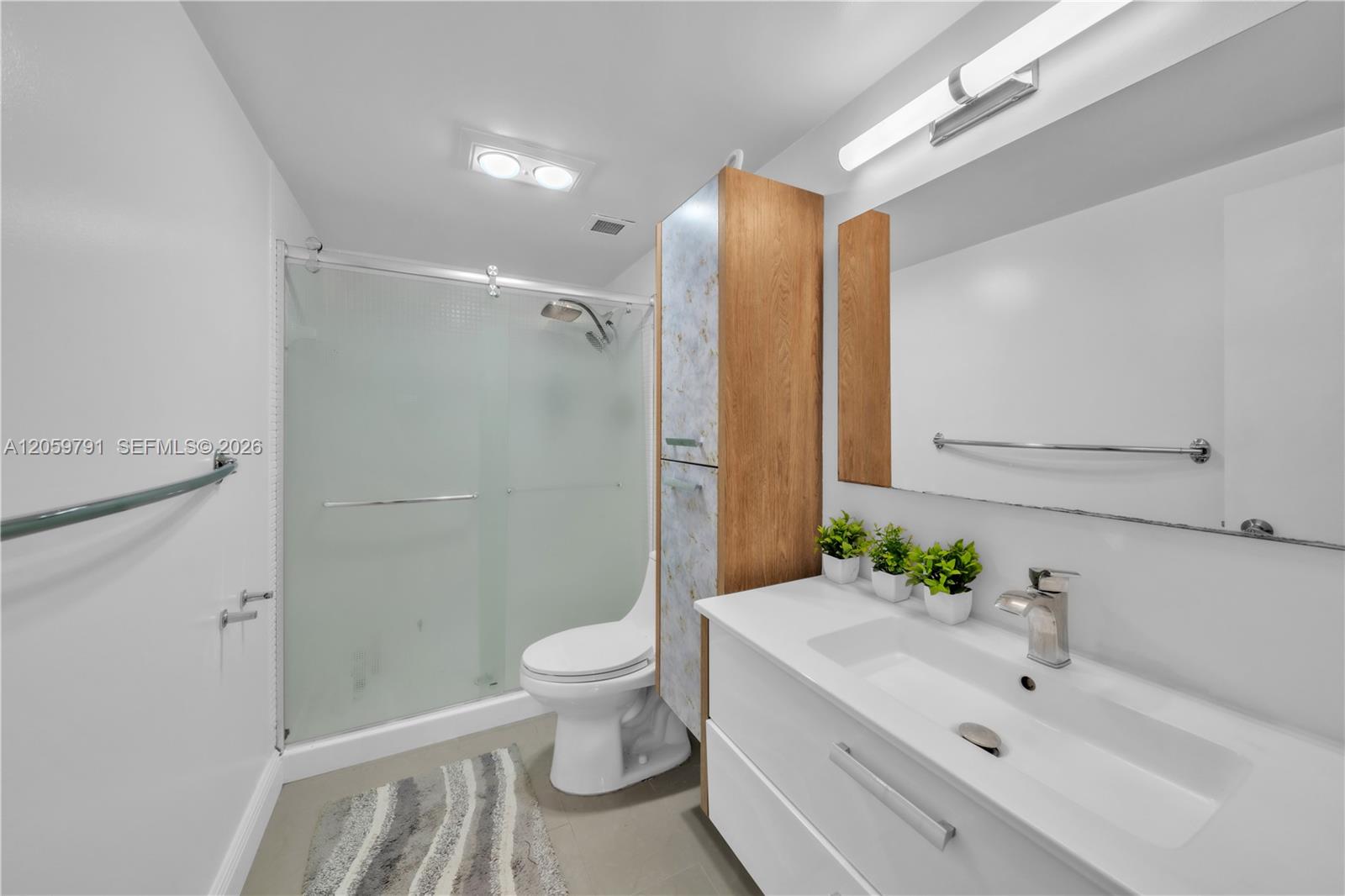 Ver detalles 6p 2 / 2 1380 sq. ft. $ 2026-07-25 0 foto