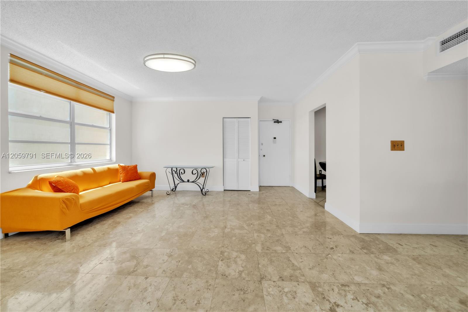 Ver detalles 6p 2 / 2 1380 sq. ft. $ 2026-07-25 0 foto